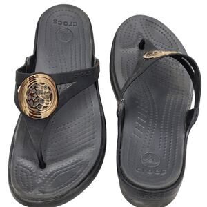 Crocs Sandals Womens 11 Black Capri V Flip Flop Gold Emblem Summer Beachwear